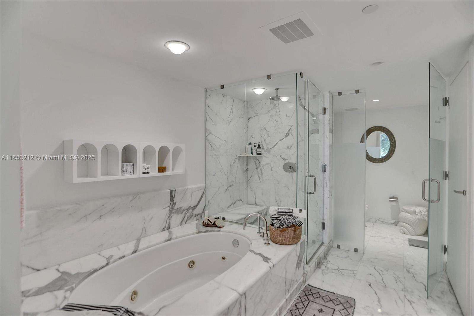 Grovenor House at 2627 Bayshore Dr, Coconut Grove, FL 33133 - For Rent photo 4