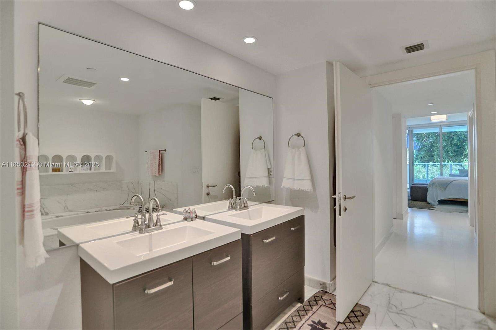 Grovenor House at 2627 Bayshore Dr, Coconut Grove, FL 33133 - For Rent photo 33