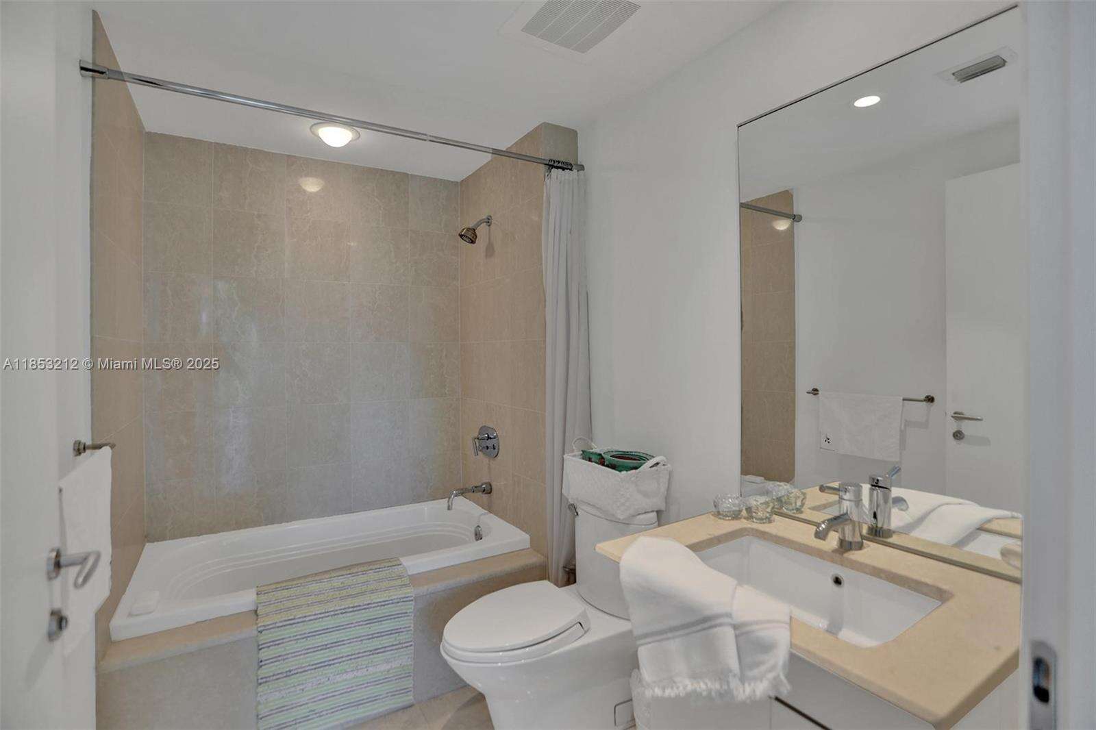 Grovenor House at 2627 Bayshore Dr, Coconut Grove, FL 33133 - For Rent photo 37