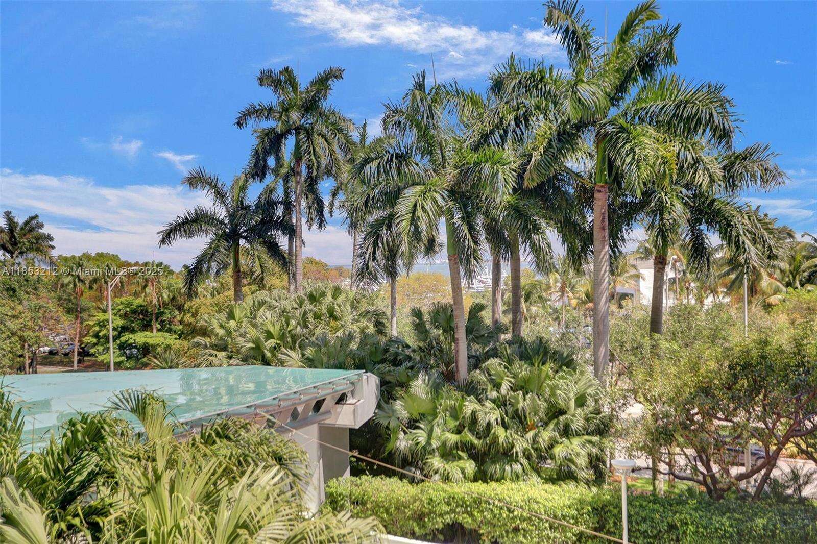 Grovenor House at 2627 Bayshore Dr, Coconut Grove, FL 33133 - For Rent photo 39