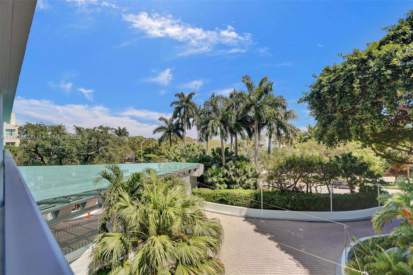 Grovenor House at 2627 Bayshore Dr, Coconut Grove, FL 33133 - For Rent photo 40