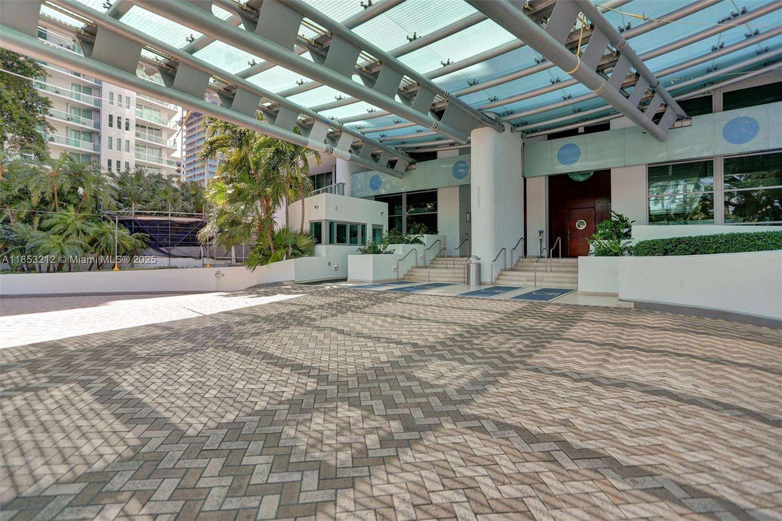 Grovenor House at 2627 Bayshore Dr, Coconut Grove, FL 33133 - For Rent photo 61
