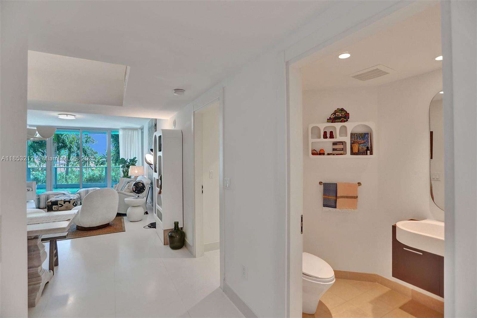 Grovenor House at 2627 Bayshore Dr, Coconut Grove, FL 33133 - For Rent photo 8