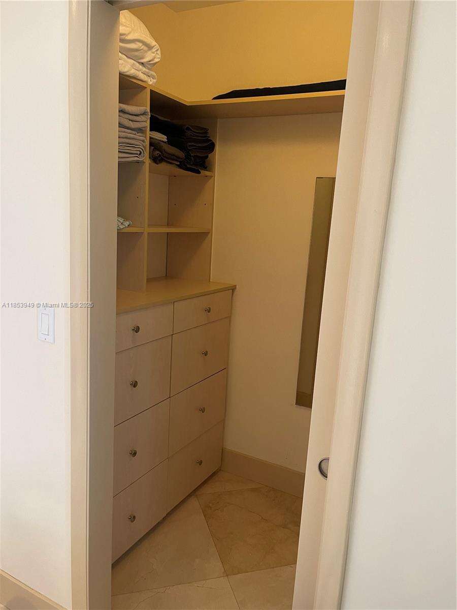 Akoya at 6365 Collins Ave, Miami Beach, FL 33141 - For Rent photo 37