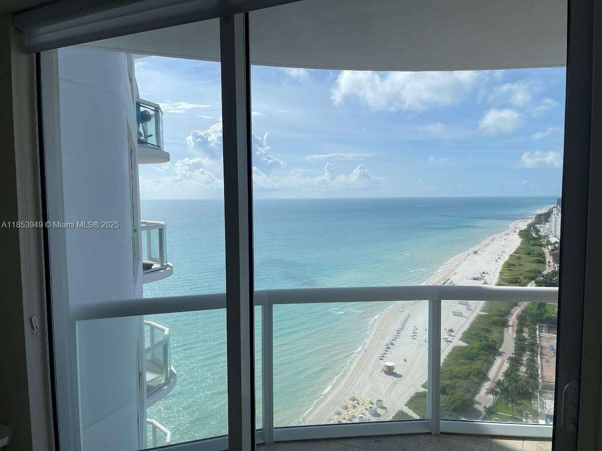 Akoya at 6365 Collins Ave, Miami Beach, FL 33141 - For Rent photo 6