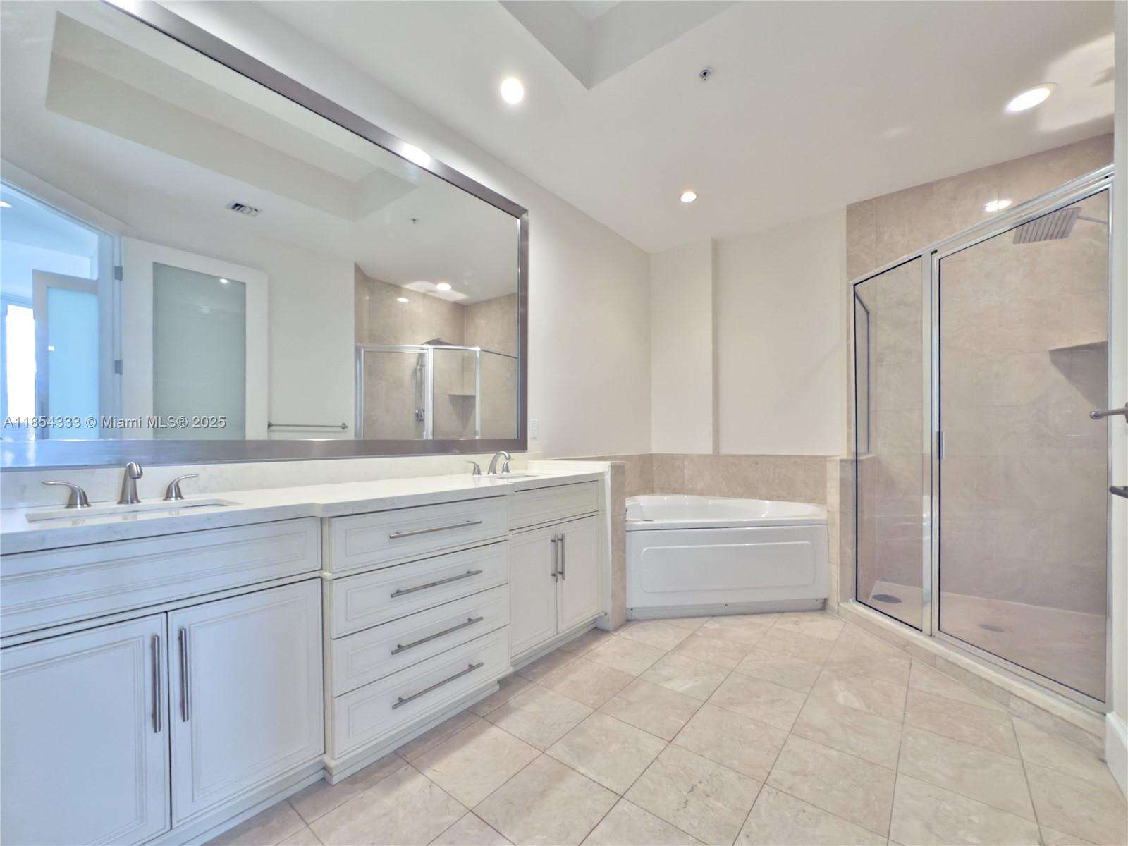 Three Tequesta Point at 848 Brickell Key Dr, Miami, FL 33131 - For Rent photo 16