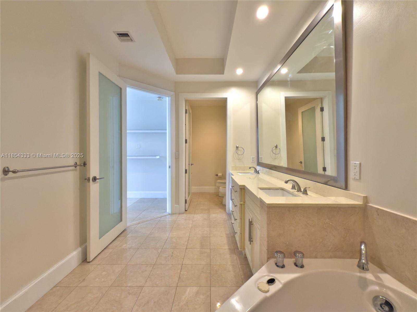 Three Tequesta Point at 848 Brickell Key Dr, Miami, FL 33131 - For Rent photo 17