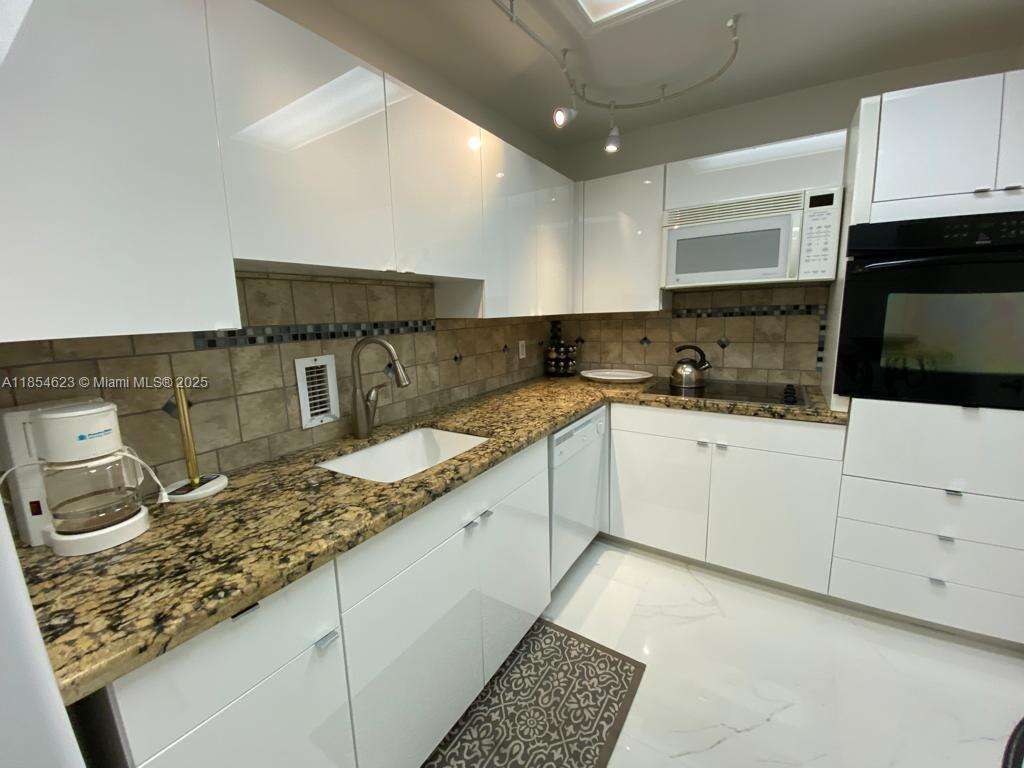 Sian Ocean Residences at 4001 Ocean Dr, Hollywood, FL 33019 - For Rent photo 3