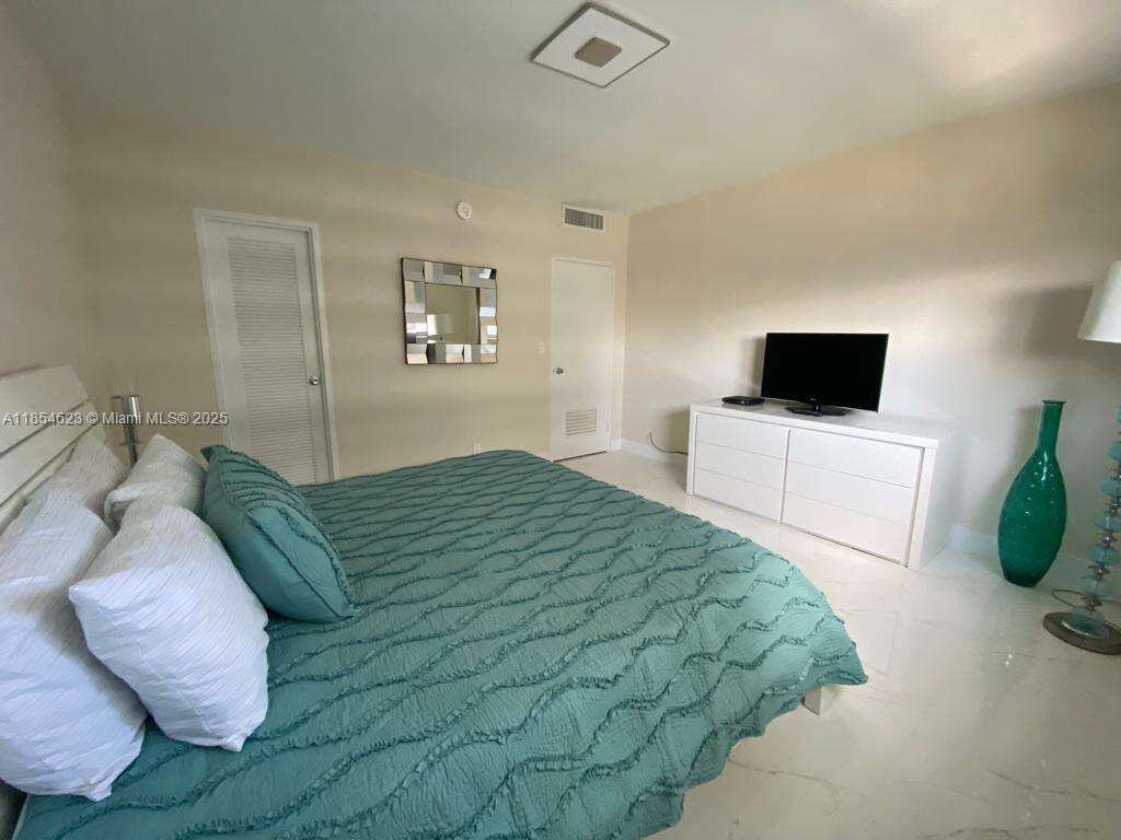 Sian Ocean Residences at 4001 Ocean Dr, Hollywood, FL 33019 - For Rent photo 6