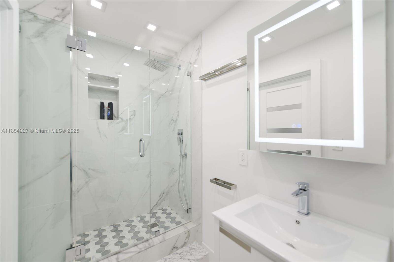 The Hemispheres at 1980 Ocean Dr, Hallandale Beach, FL 33009 - For Rent photo 11