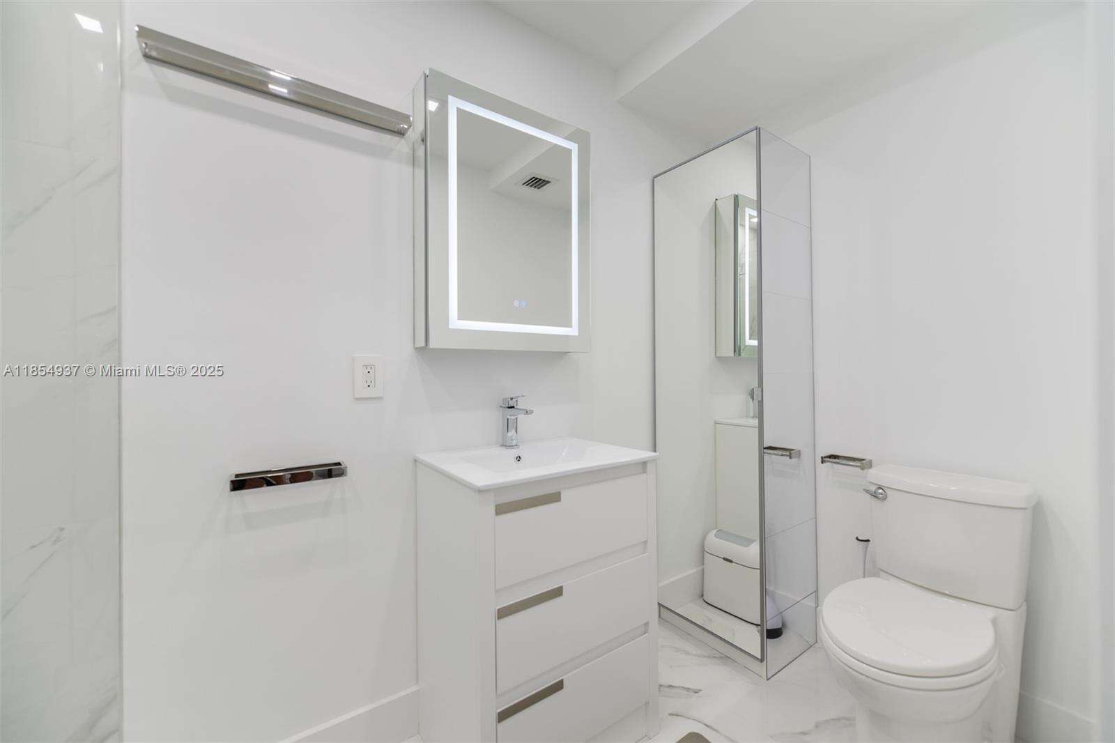 The Hemispheres at 1980 Ocean Dr, Hallandale Beach, FL 33009 - For Rent photo 12