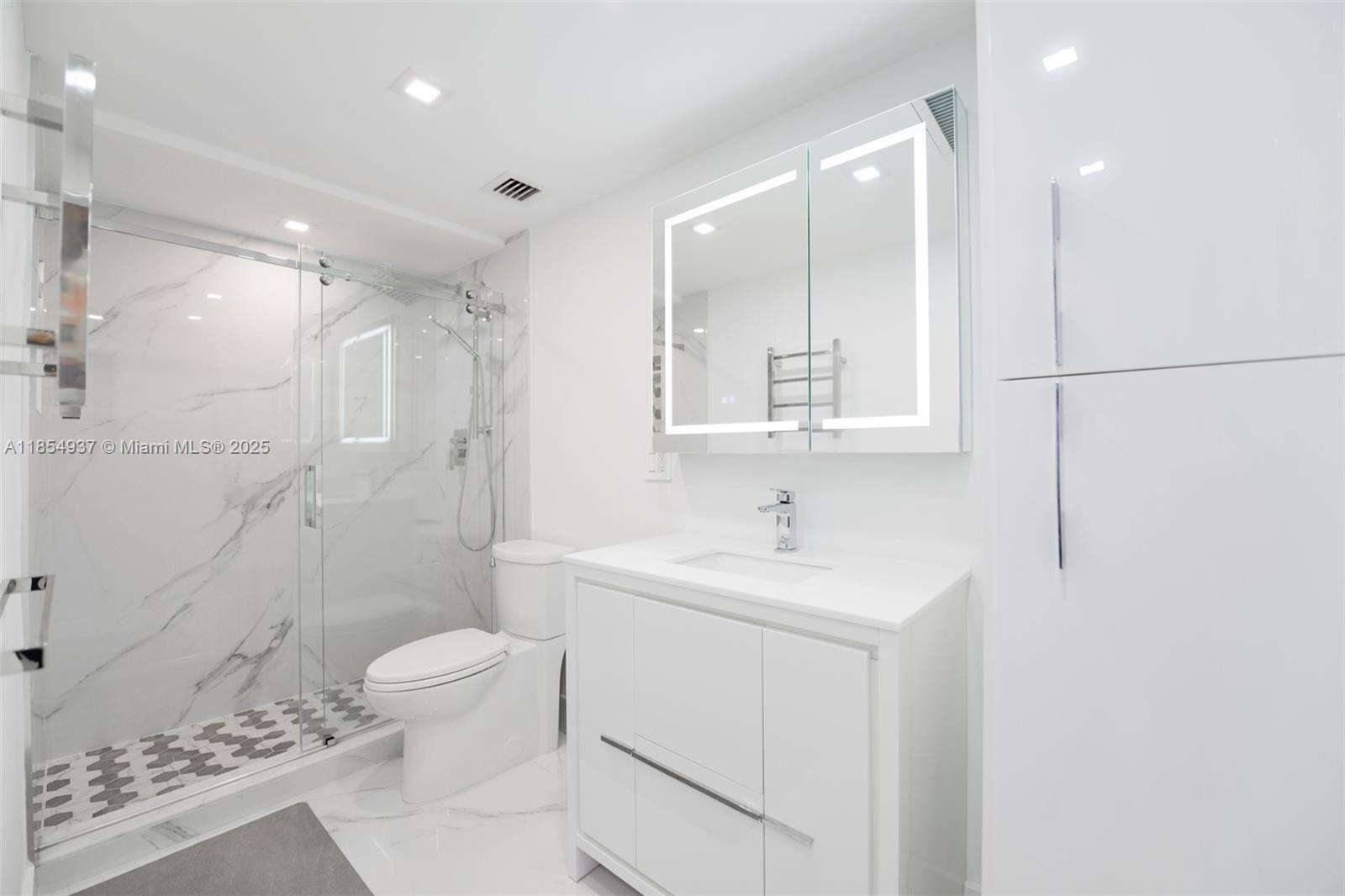 The Hemispheres at 1980 Ocean Dr, Hallandale Beach, FL 33009 - For Rent photo 6