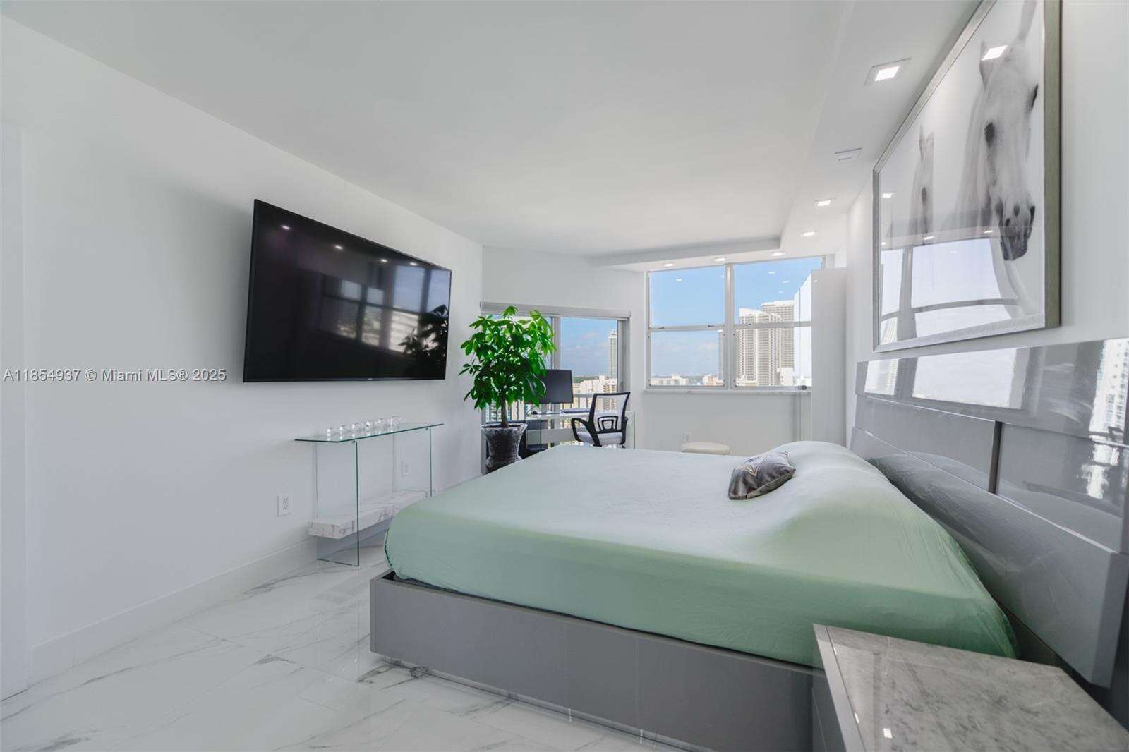 The Hemispheres at 1980 Ocean Dr, Hallandale Beach, FL 33009 - For Rent photo 7