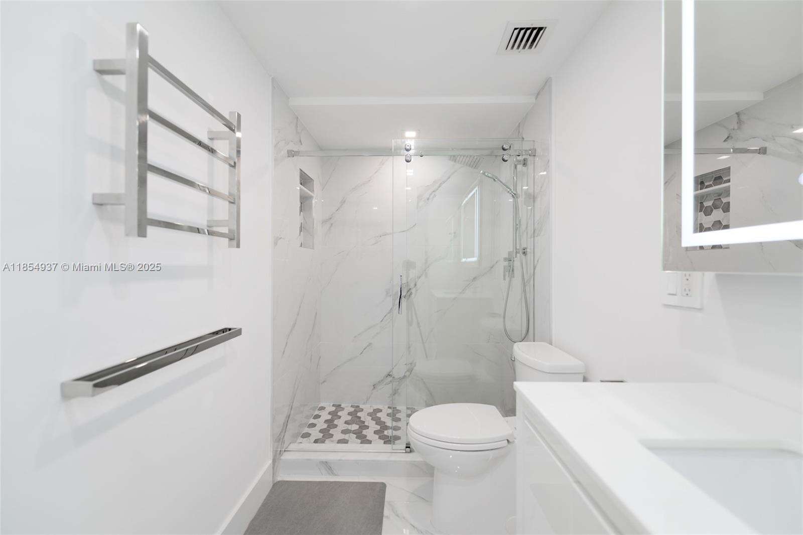 The Hemispheres at 1980 Ocean Dr, Hallandale Beach, FL 33009 - For Rent photo 10