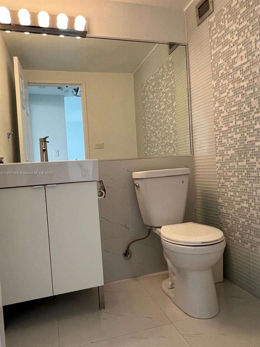 The Pavilion at 5601 Collins Ave, Miami Beach, FL 33140 - For Rent photo 6