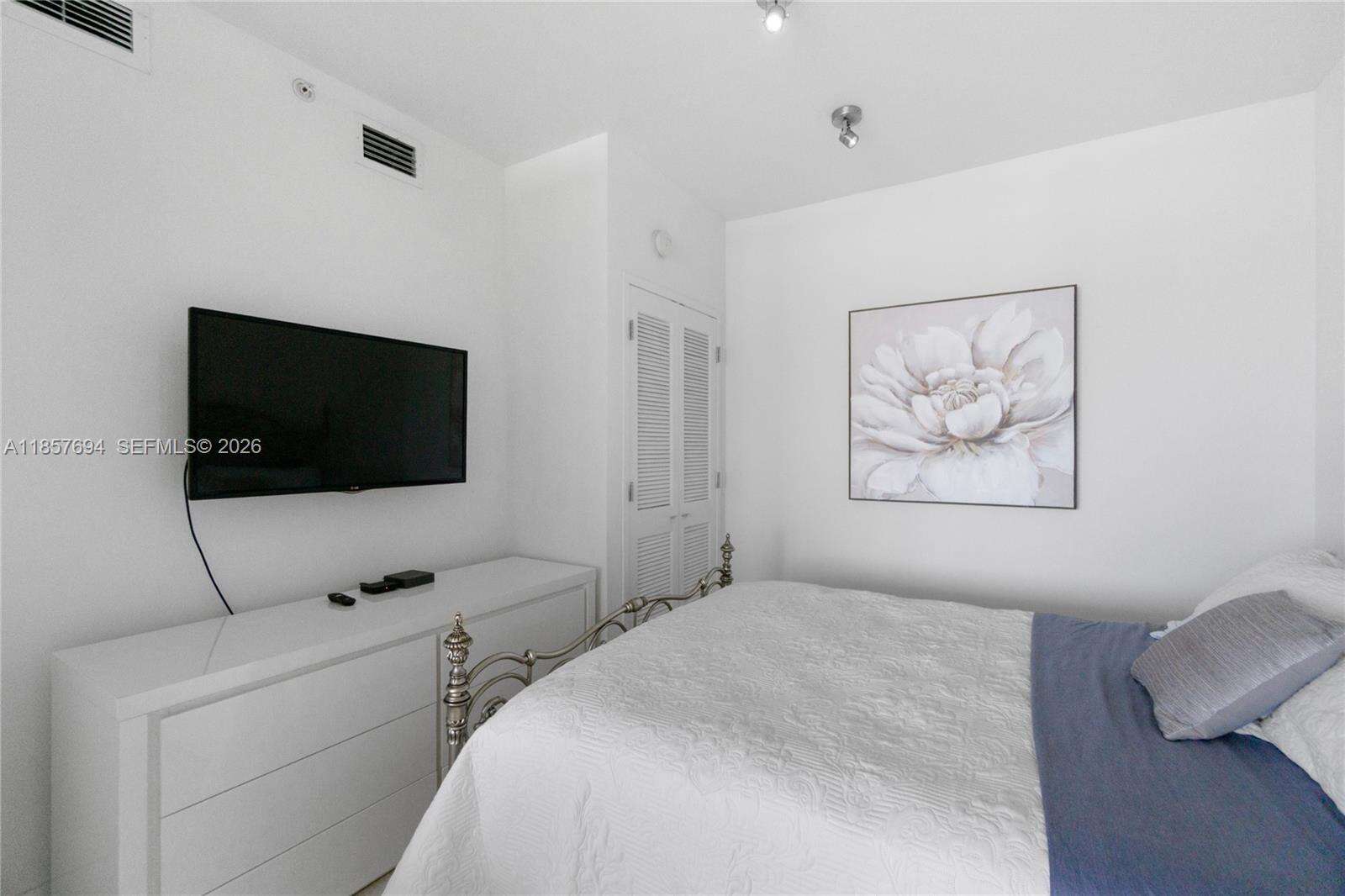 Decoplage at 100 Lincoln Rd, Miami Beach, FL 33139 - For Rent photo 12