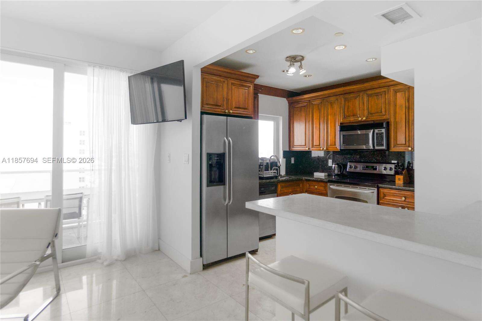 Decoplage at 100 Lincoln Rd, Miami Beach, FL 33139 - For Rent photo 5