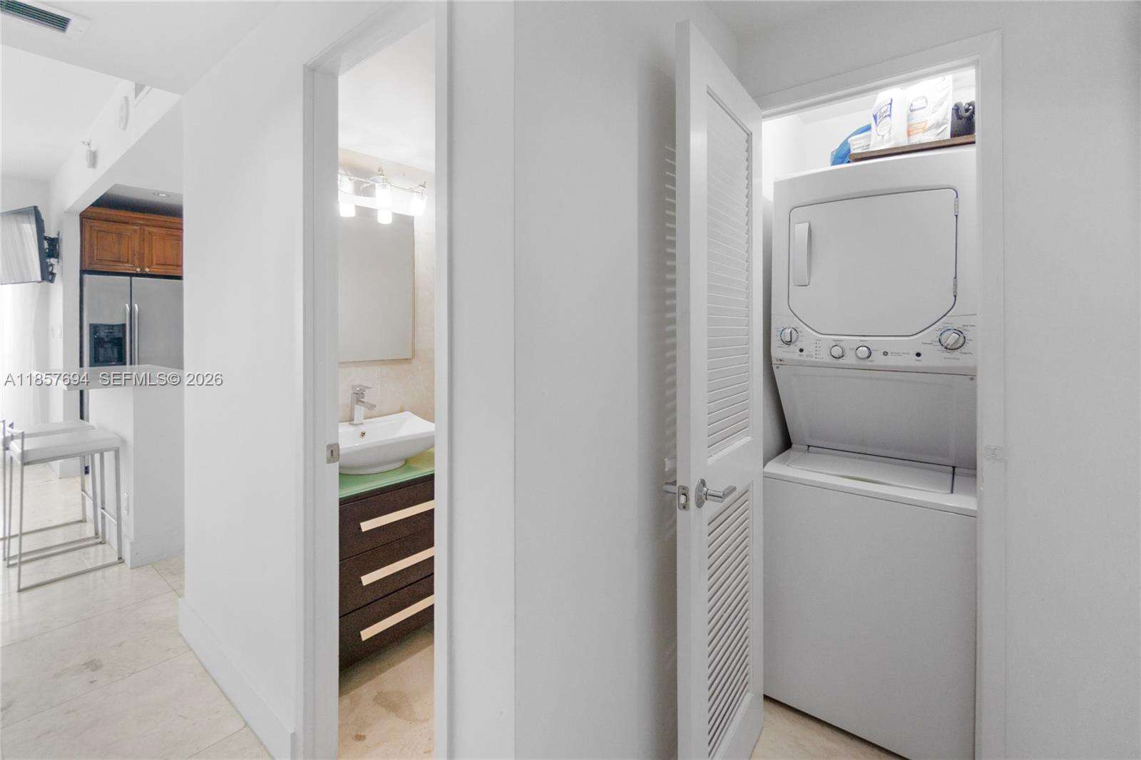 Decoplage at 100 Lincoln Rd, Miami Beach, FL 33139 - For Rent photo 8