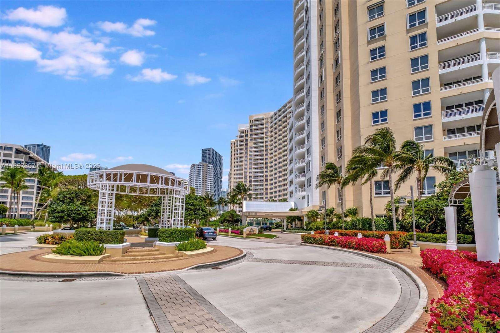 Three Tequesta Point at 848 Brickell Key Dr, Miami, FL 33131 - For Rent photo 3
