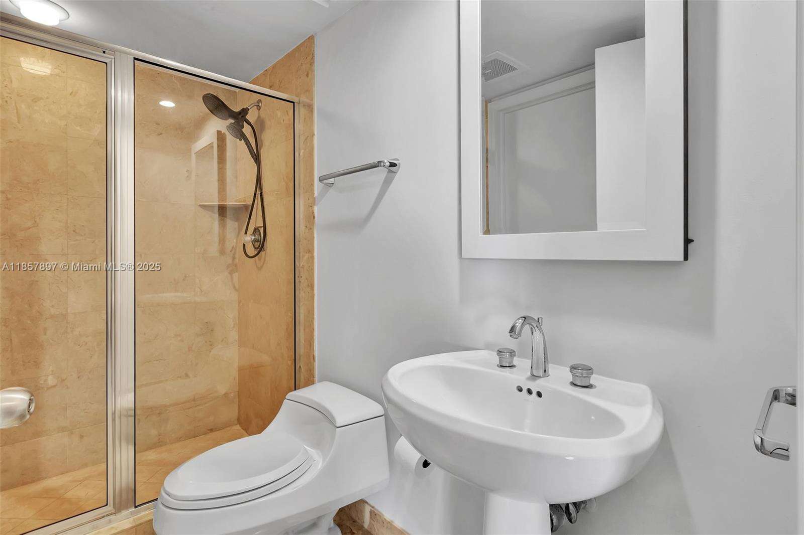 Three Tequesta Point at 848 Brickell Key Dr, Miami, FL 33131 - For Rent photo 28