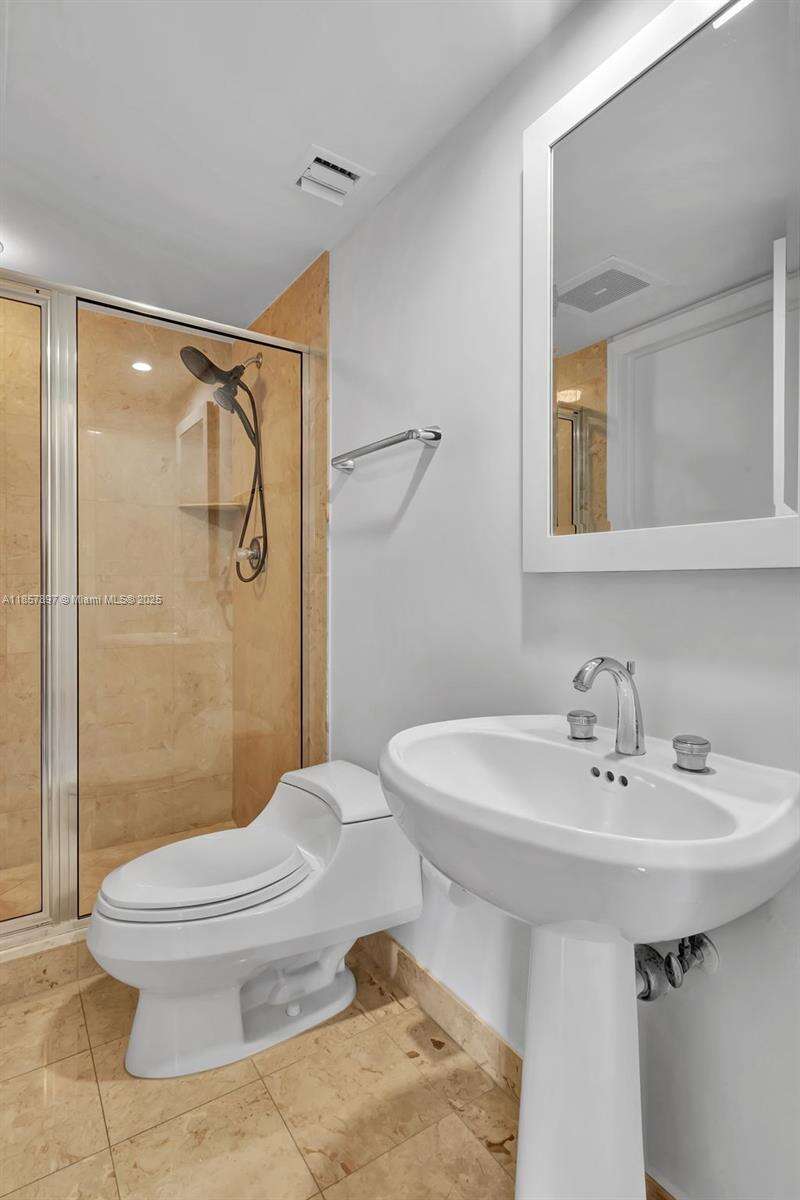 Three Tequesta Point at 848 Brickell Key Dr, Miami, FL 33131 - For Rent photo 29