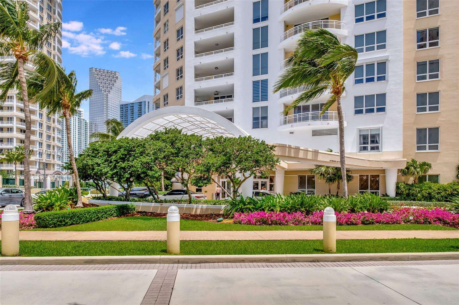 Three Tequesta Point at 848 Brickell Key Dr, Miami, FL 33131 - For Rent photo 6