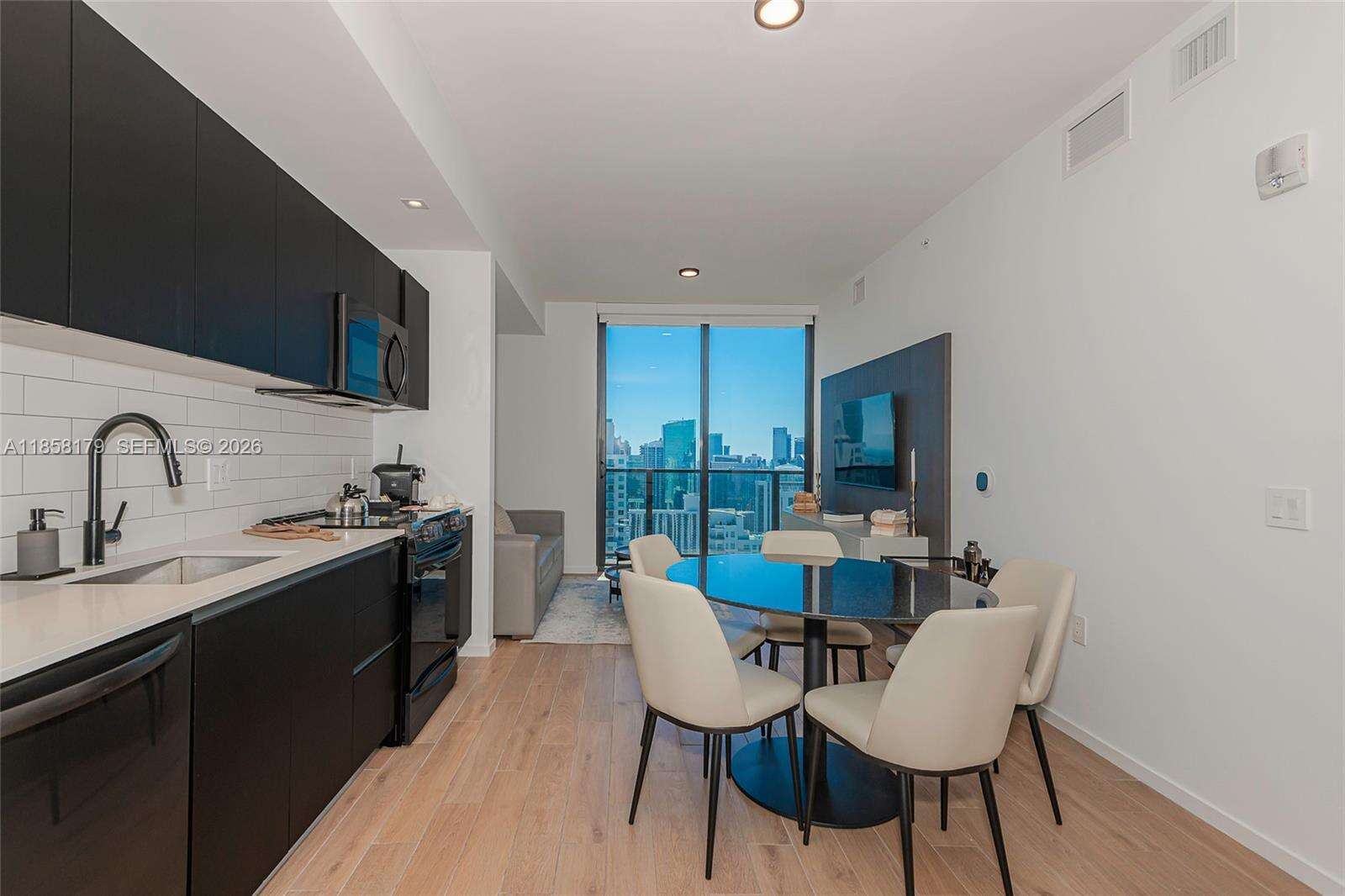 The Elser at 398 5 St, Miami, FL 33132 - For Rent photo 4