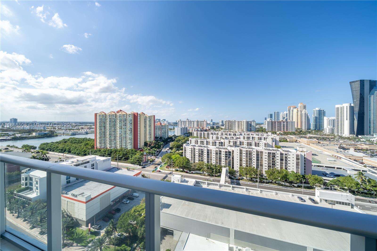 Parque Towers at 300 Sunny Isles Blvd, Sunny Isles Beach, FL 33160 - For Rent photo 17