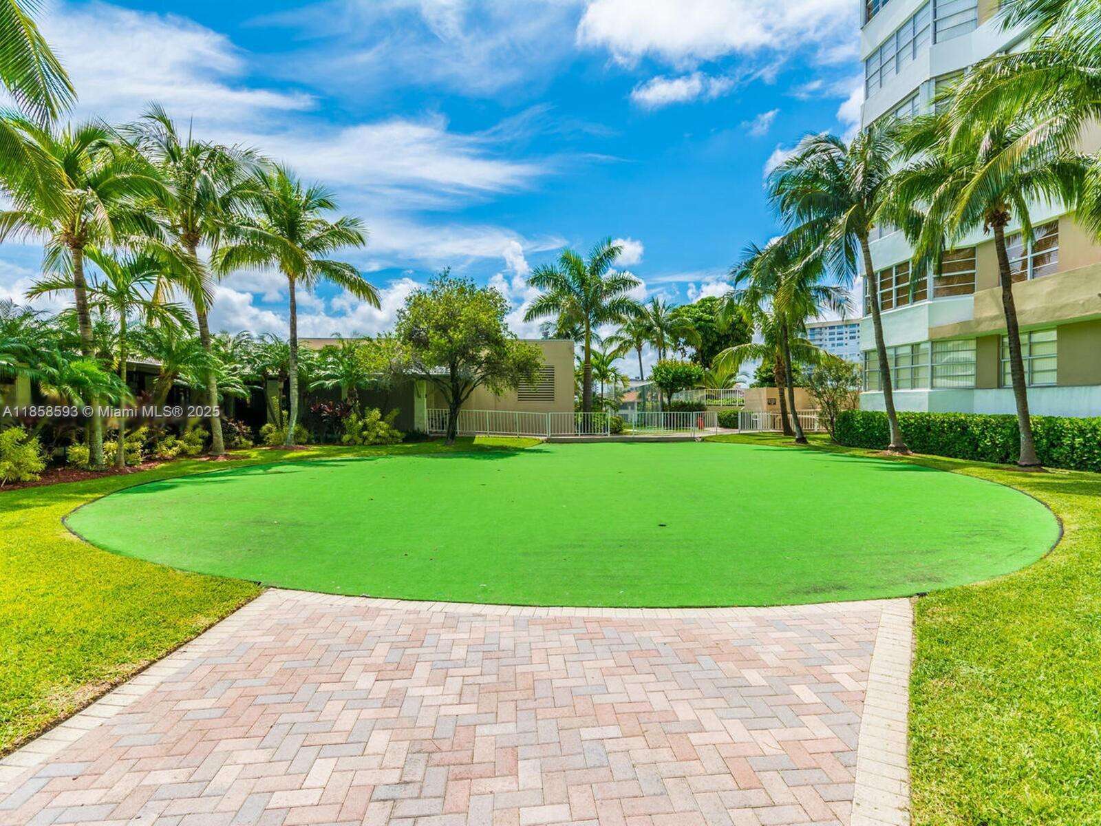 The Hemispheres at 1950 Ocean Dr, Hallandale Beach, FL 33009 - For Rent photo 17