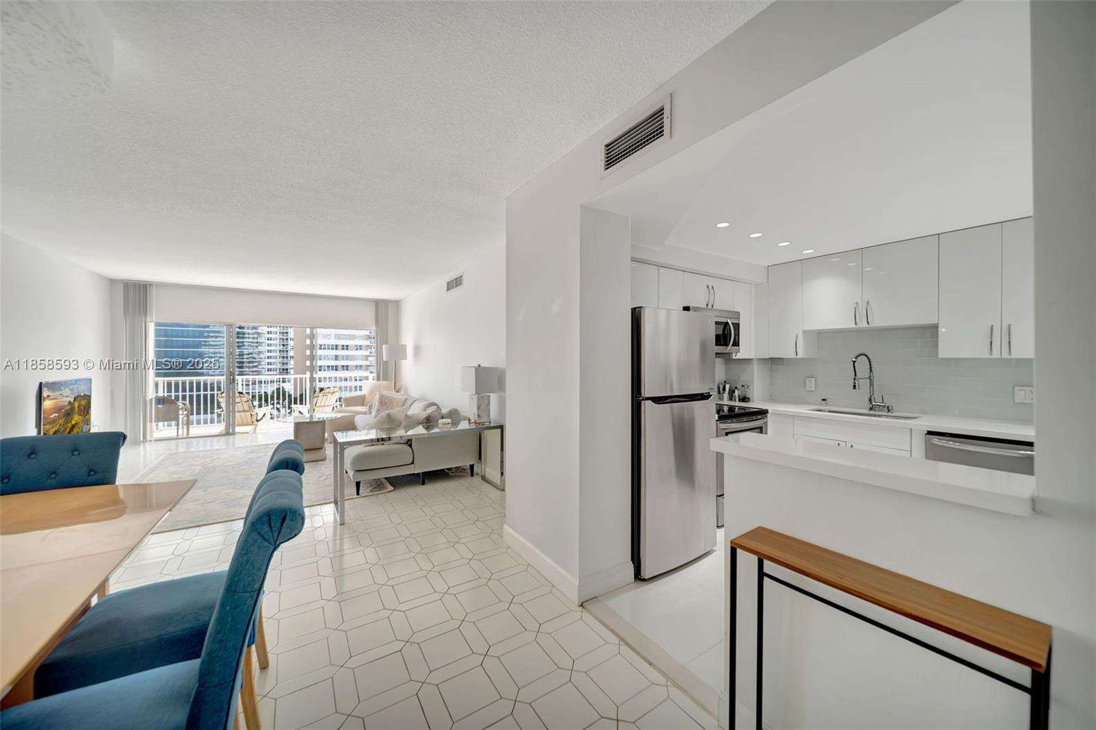 The Hemispheres at 1950 Ocean Dr, Hallandale Beach, FL 33009 - For Rent photo 6