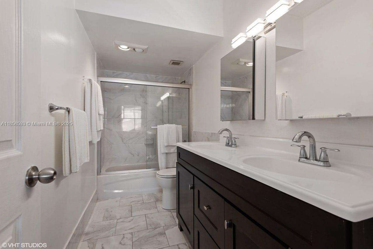 The Hemispheres at 1950 Ocean Dr, Hallandale Beach, FL 33009 - For Rent photo 9