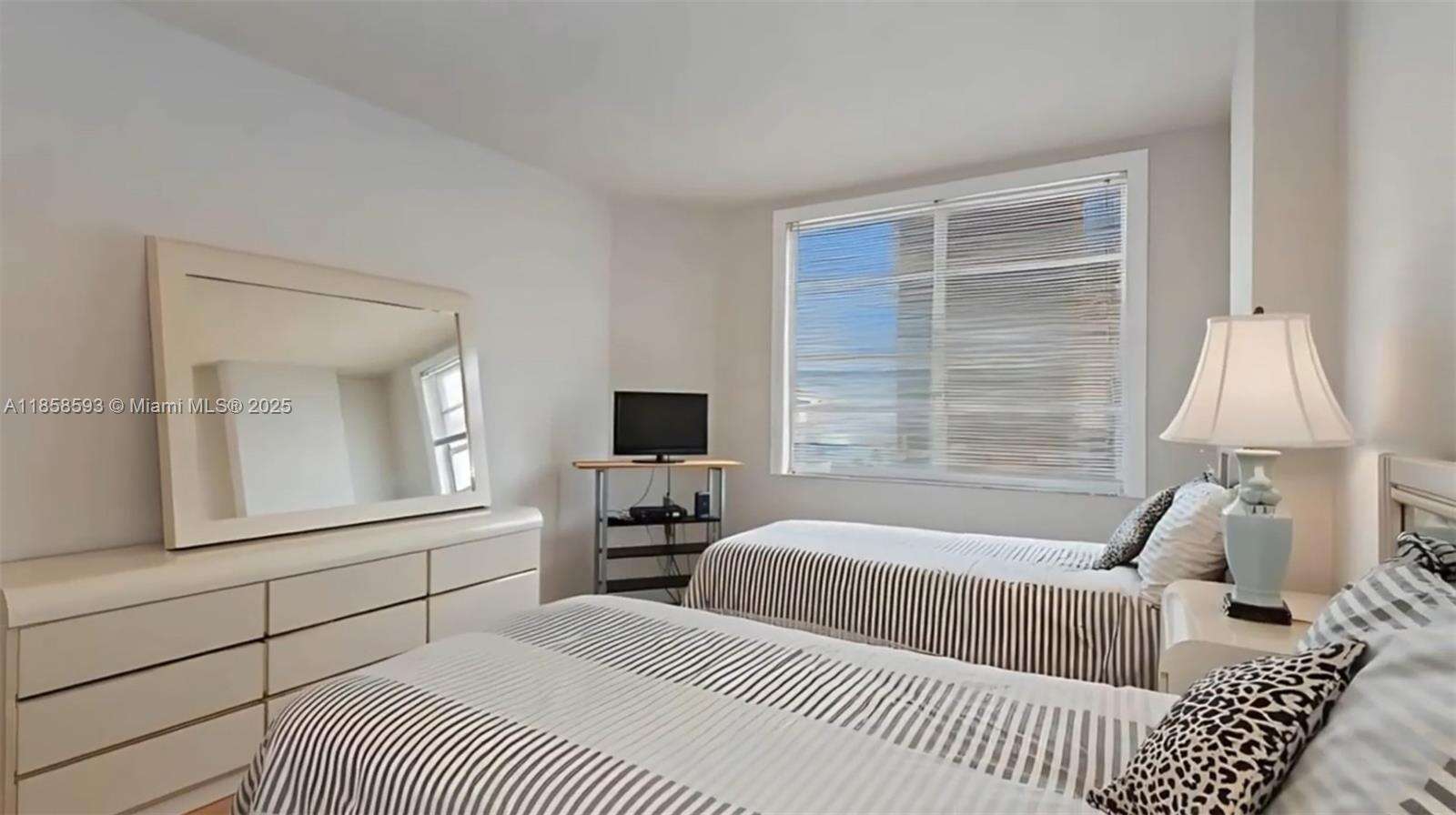 The Hemispheres at 1950 Ocean Dr, Hallandale Beach, FL 33009 - For Rent photo 10