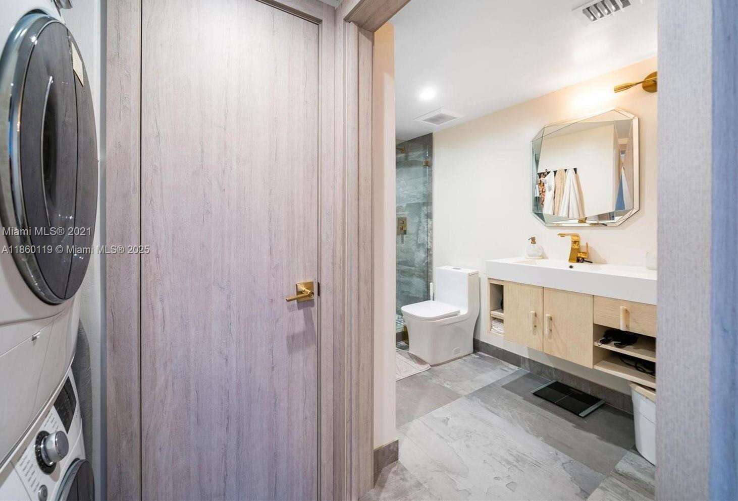 Roney Palace at 2301 Collins Ave, Miami Beach, FL 33139 - For Rent photo 11