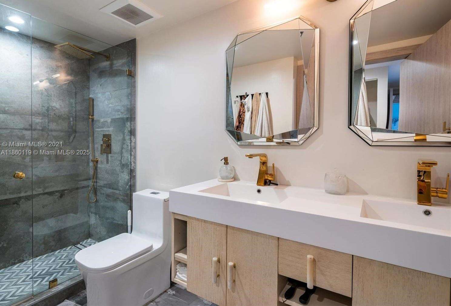 Roney Palace at 2301 Collins Ave, Miami Beach, FL 33139 - For Rent photo 6