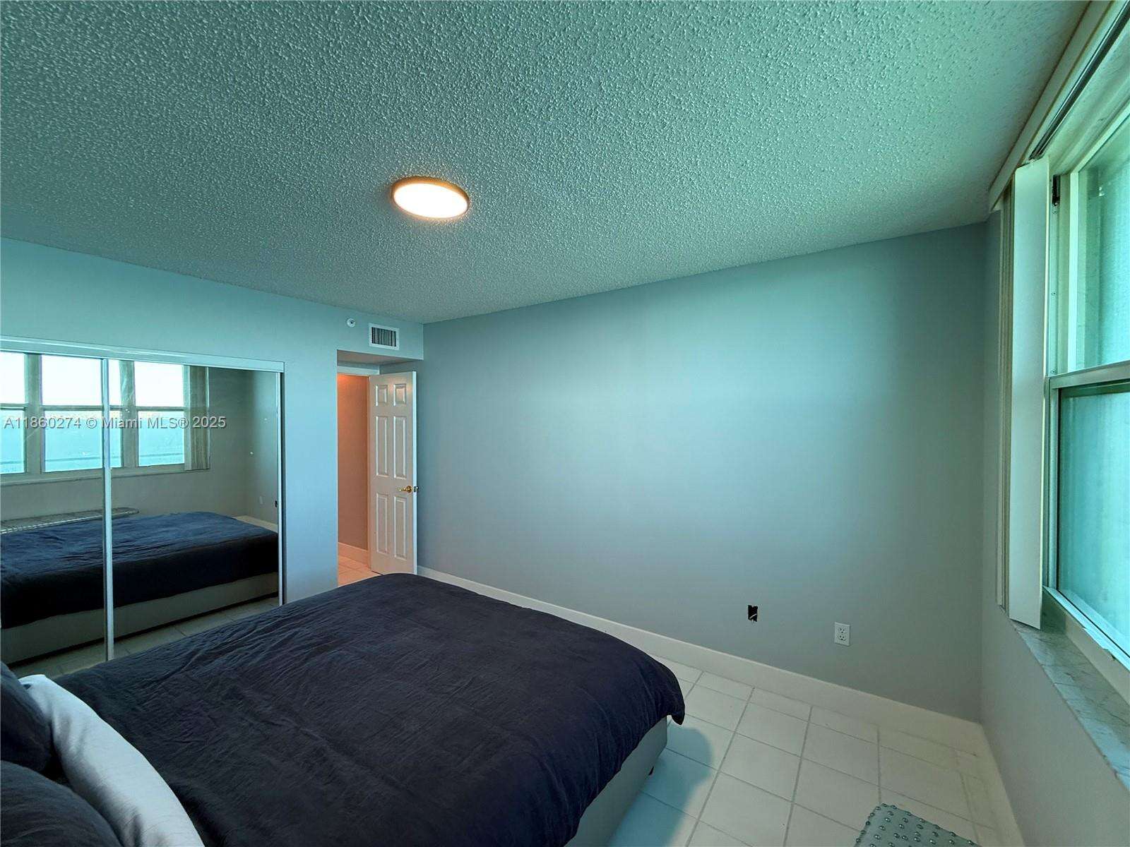 St Louis at 800 Claughton Island Dr, Miami, FL 33131 - For Rent photo 14