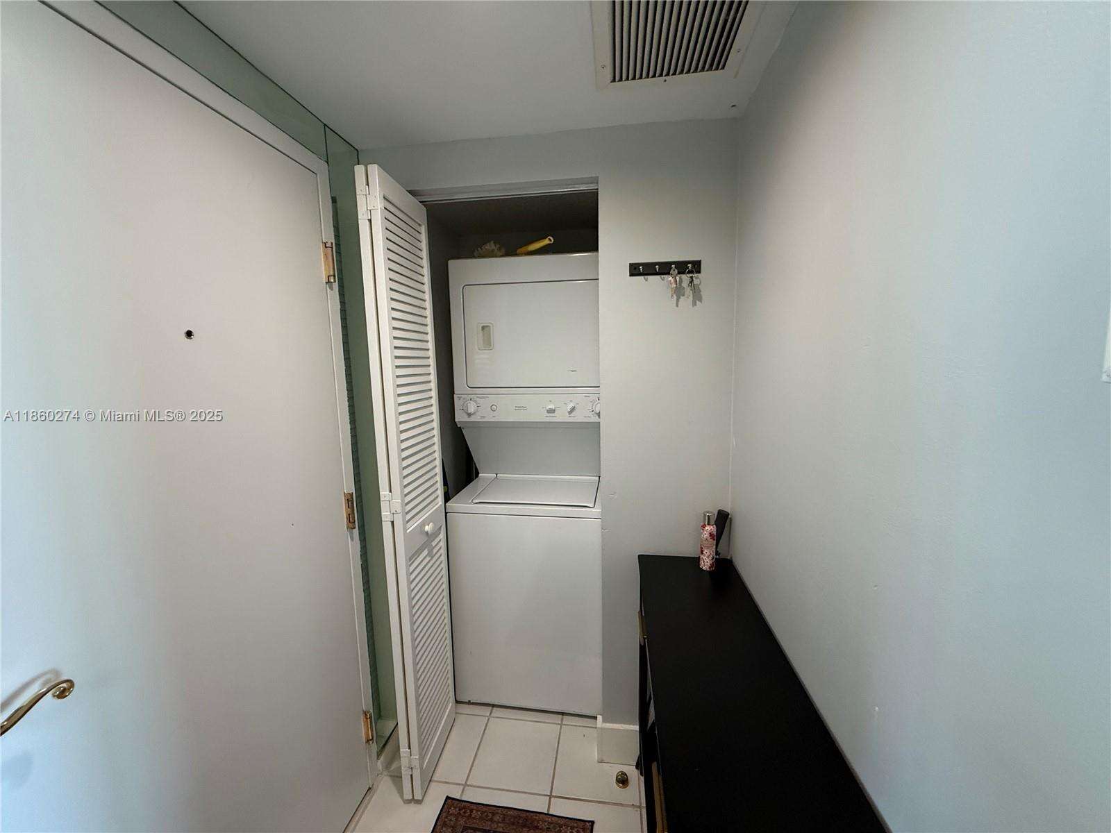 St Louis at 800 Claughton Island Dr, Miami, FL 33131 - For Rent photo 18