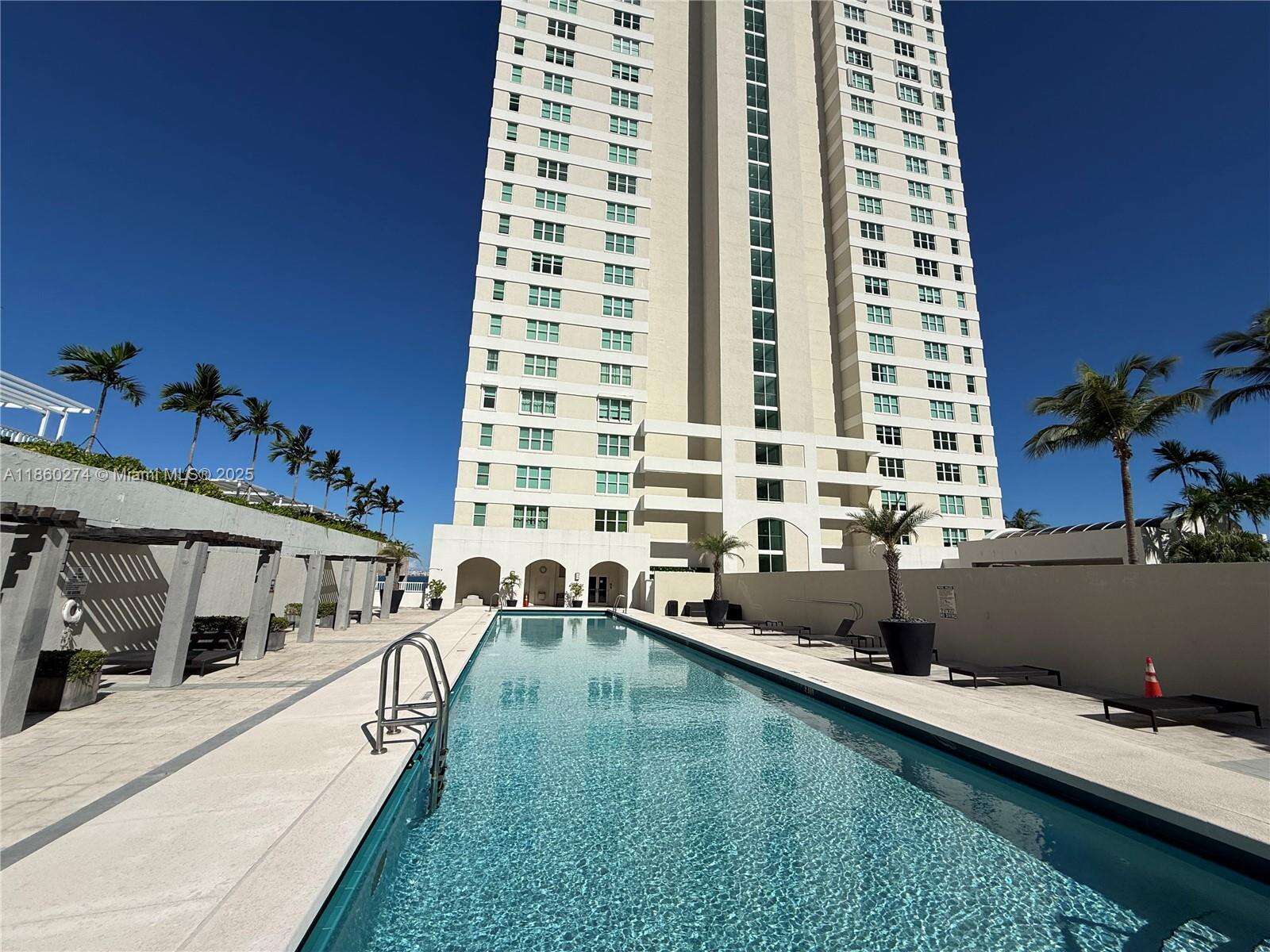 St Louis at 800 Claughton Island Dr, Miami, FL 33131 - For Rent photo 23