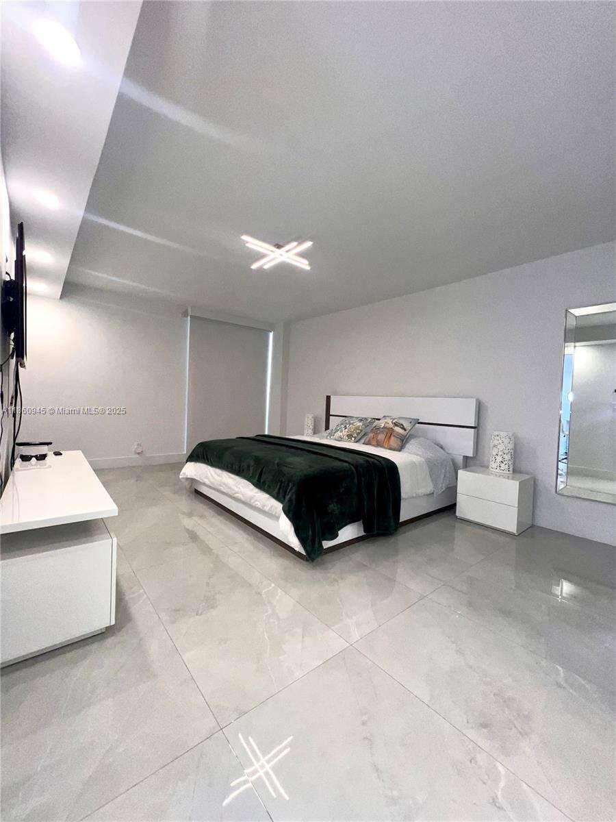 Arlen House at 100 Bayview Dr, Sunny Isles Beach, FL 33160 - For Rent photo 9