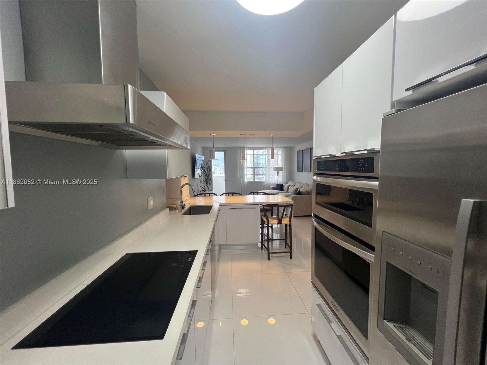 Decoplage at 100 Lincoln Rd, Miami Beach, FL 33139 - For Rent photo 14