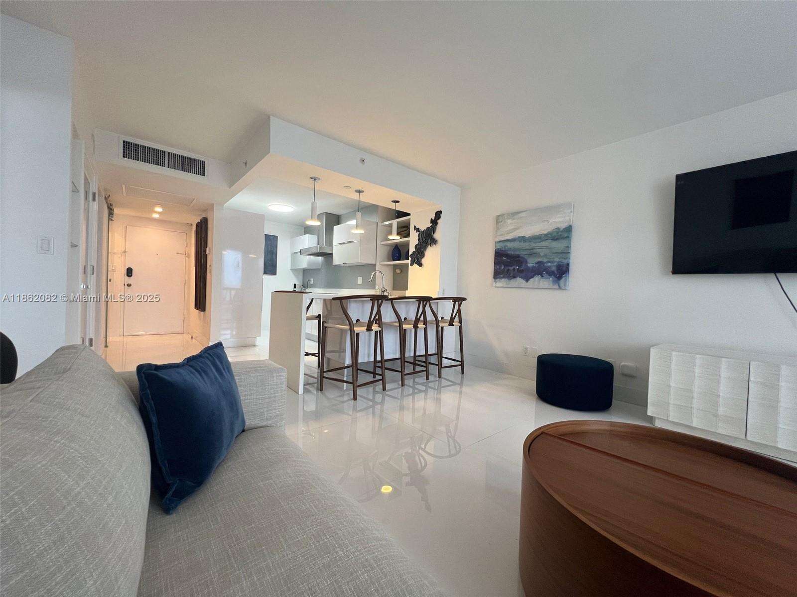 Decoplage at 100 Lincoln Rd, Miami Beach, FL 33139 - For Rent photo 5