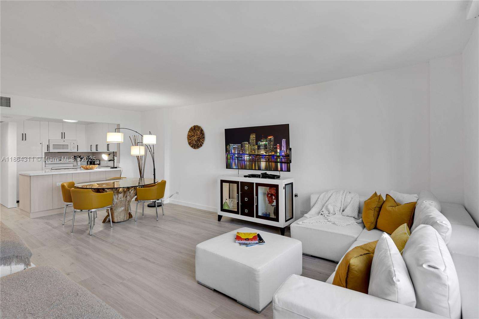 Roney Palace at 2301 Collins Ave, Miami Beach, FL 33139 - For Rent photo 13