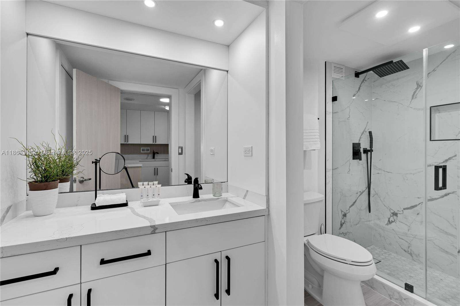 Roney Palace at 2301 Collins Ave, Miami Beach, FL 33139 - For Rent photo 14