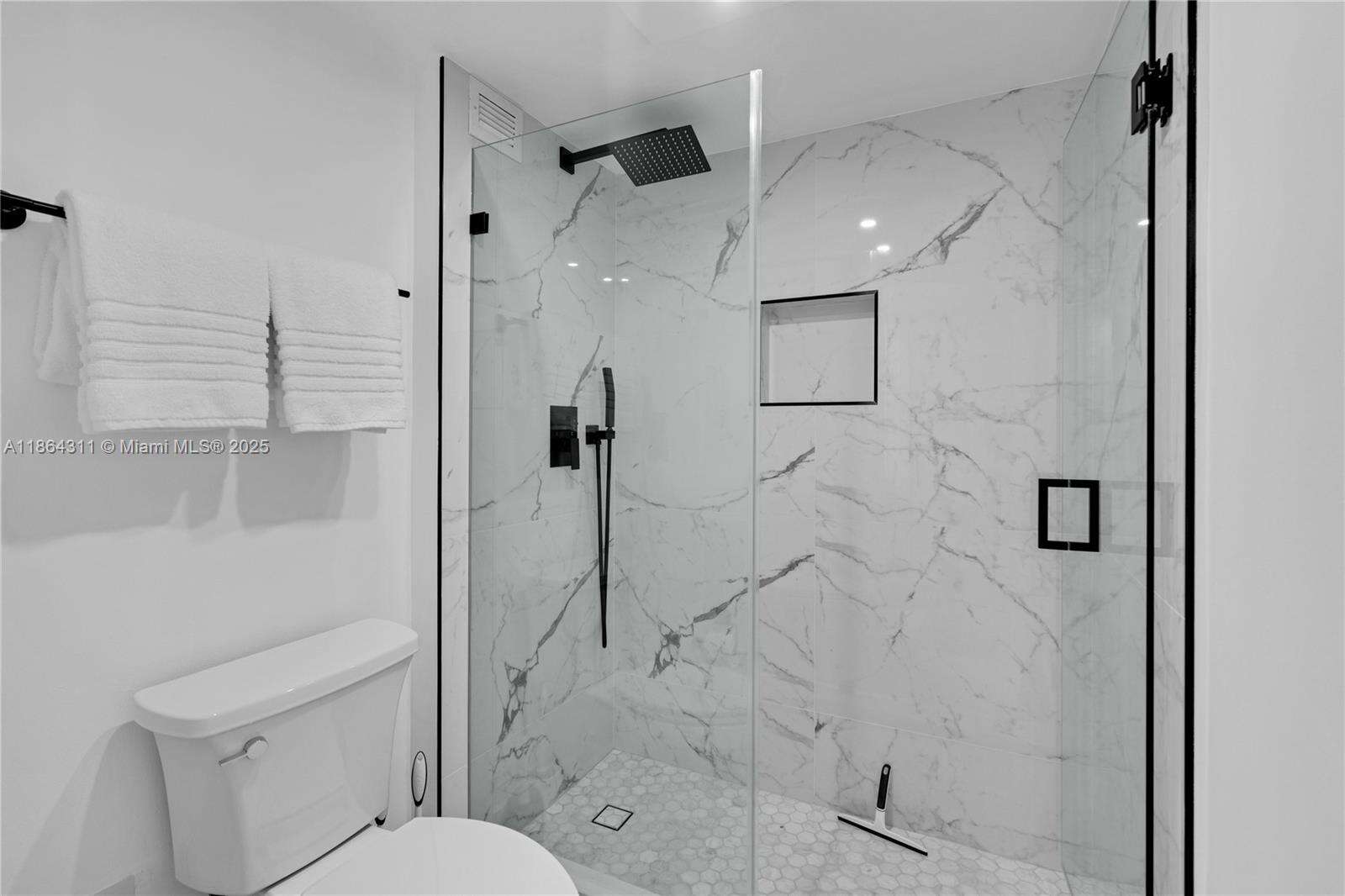 Roney Palace at 2301 Collins Ave, Miami Beach, FL 33139 - For Rent photo 15