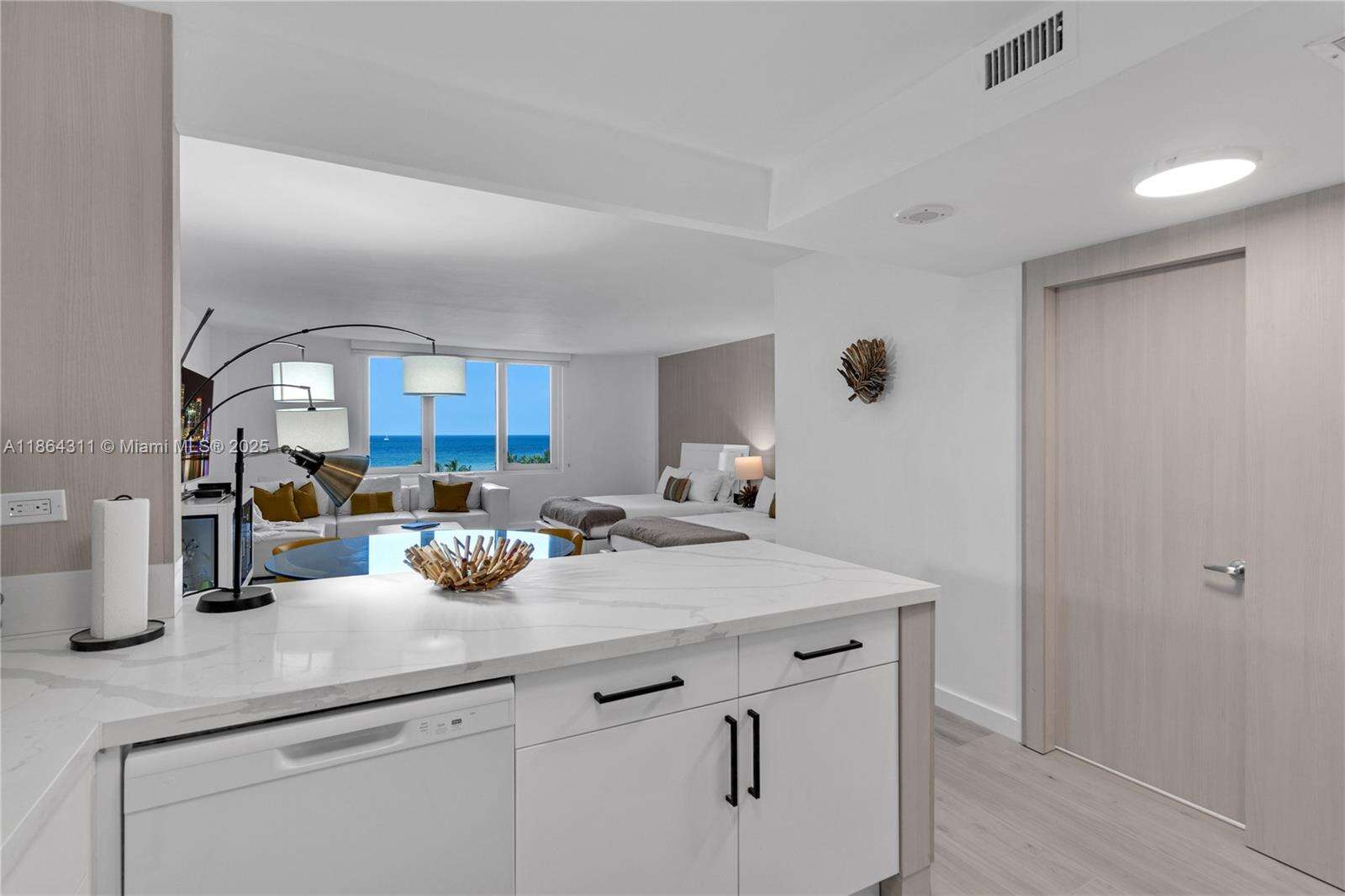 Roney Palace at 2301 Collins Ave, Miami Beach, FL 33139 - For Rent photo 16