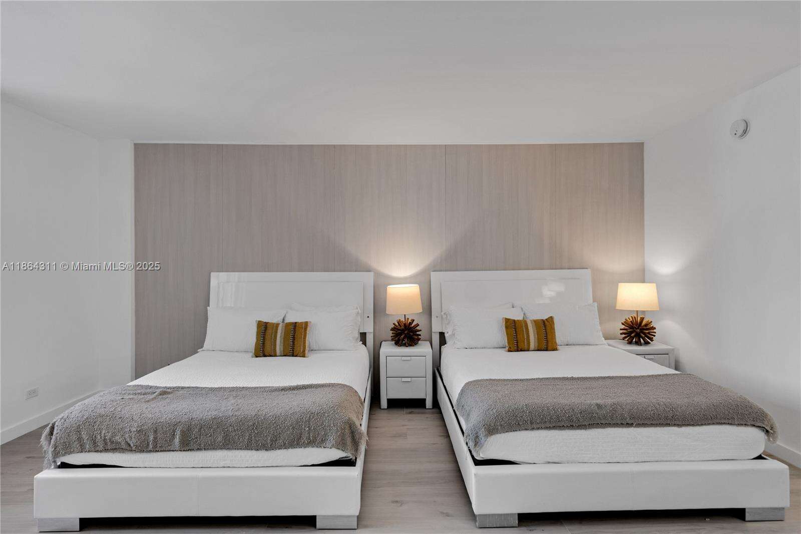Roney Palace at 2301 Collins Ave, Miami Beach, FL 33139 - For Rent photo 9