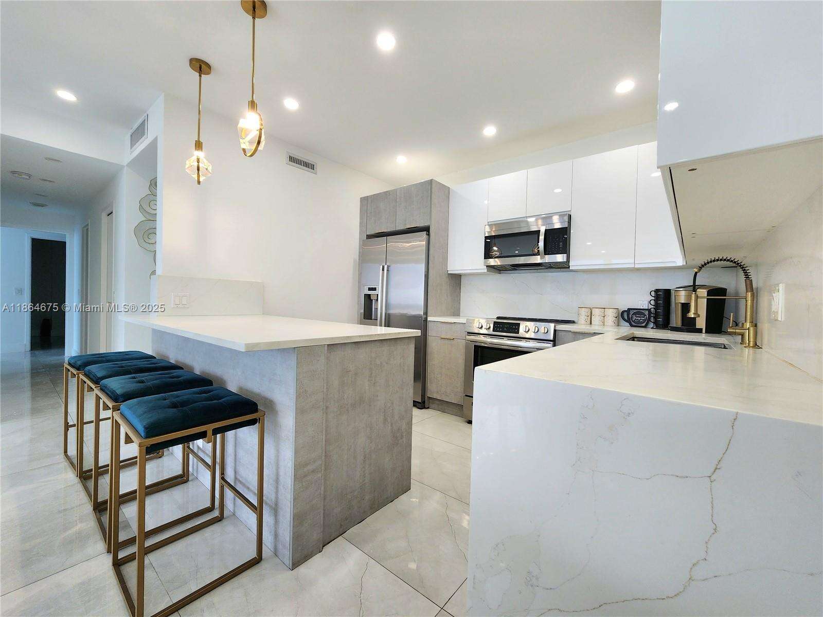 Alexander Towers at 3505 Ocean Dr, Hollywood, FL 33019 - For Rent photo 11