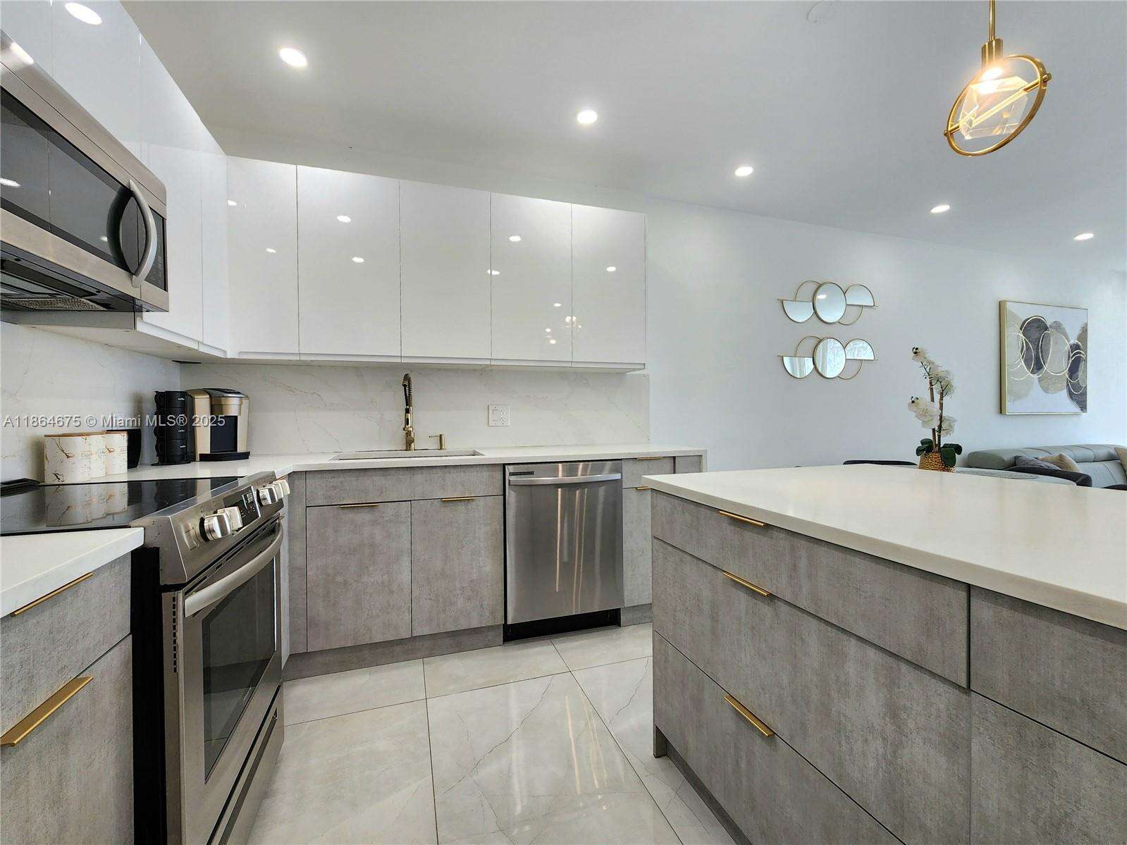 Alexander Towers at 3505 Ocean Dr, Hollywood, FL 33019 - For Rent photo 14