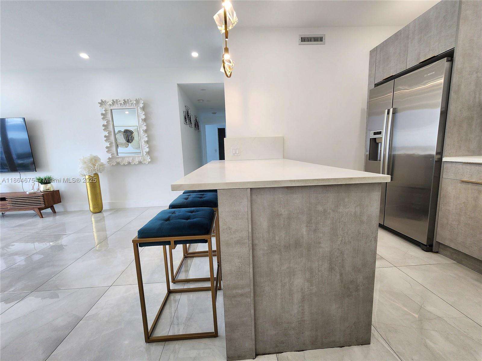 Alexander Towers at 3505 Ocean Dr, Hollywood, FL 33019 - For Rent photo 15