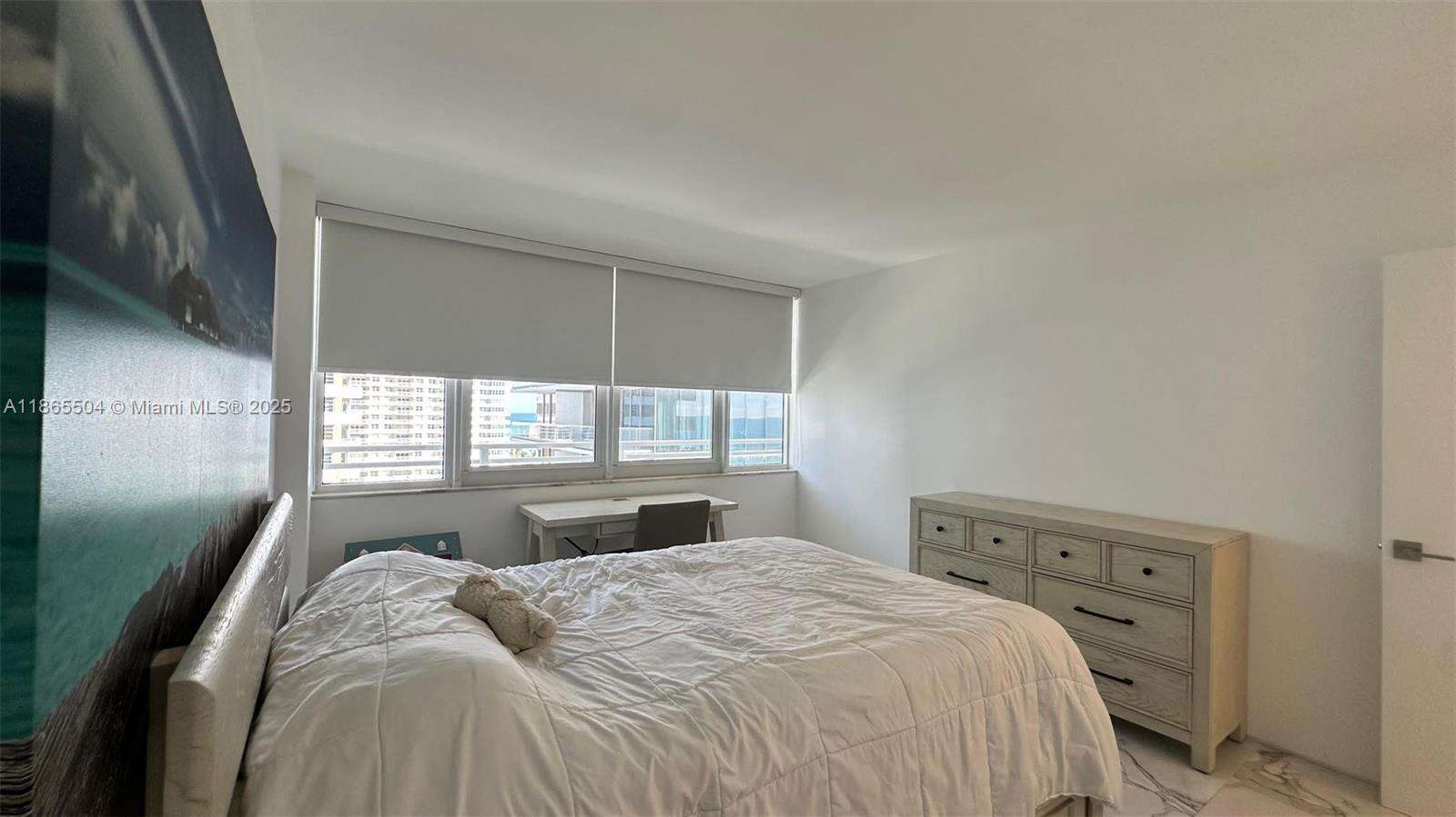 Parker Plaza at 2030 Ocean Dr, Hallandale Beach, FL 33009 - For Rent photo 11
