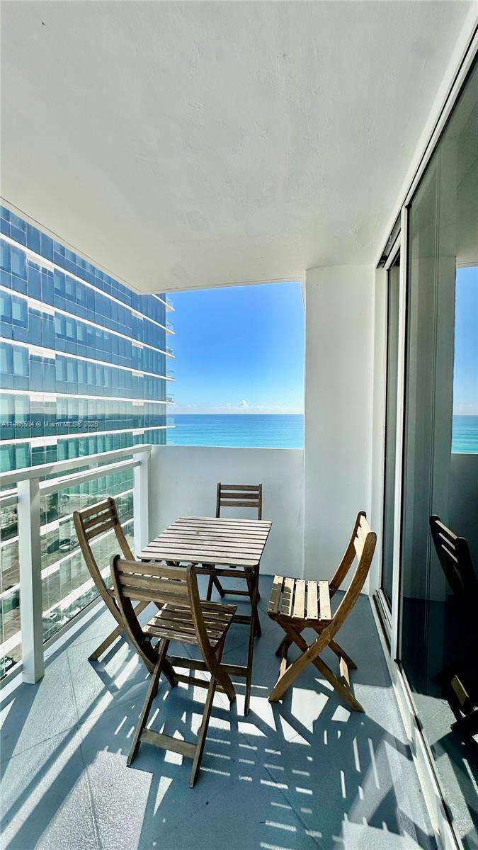 Parker Plaza at 2030 Ocean Dr, Hallandale Beach, FL 33009 - For Rent photo 22